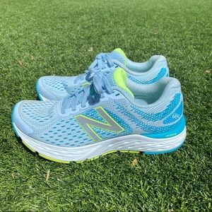 New balance women’s 680 V6 shoes SZ 7 grey / blue